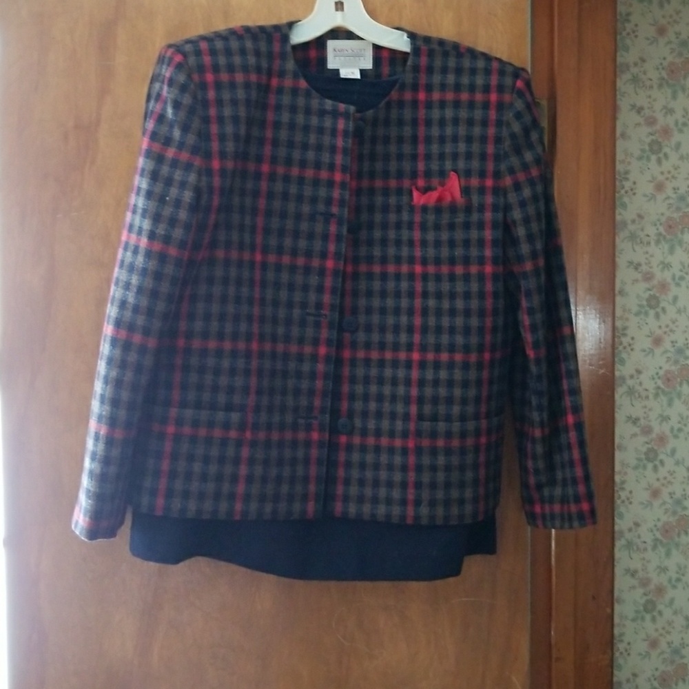 Ladies suit